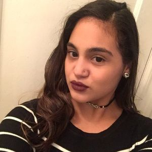 Meet your Posher, Ana